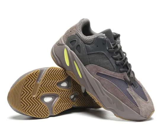 Yeezy Boost 700 Mauve Reps