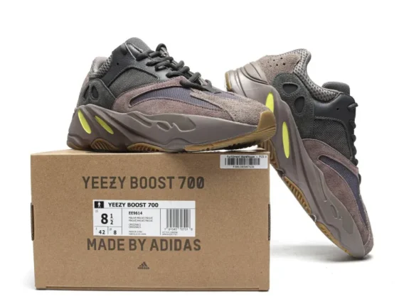 Yeezy Boost 700 Mauve Reps