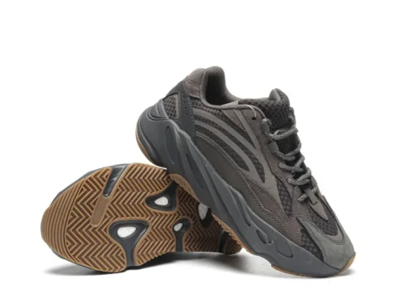 Yeezy Boost 700 V2 Geode Reps