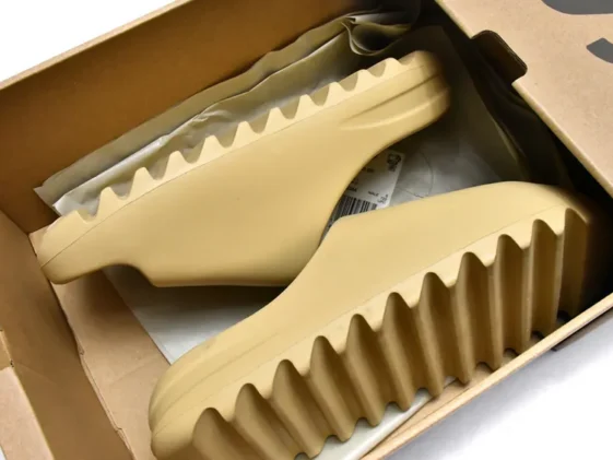 Yeezy Slide Desert Sand Reps