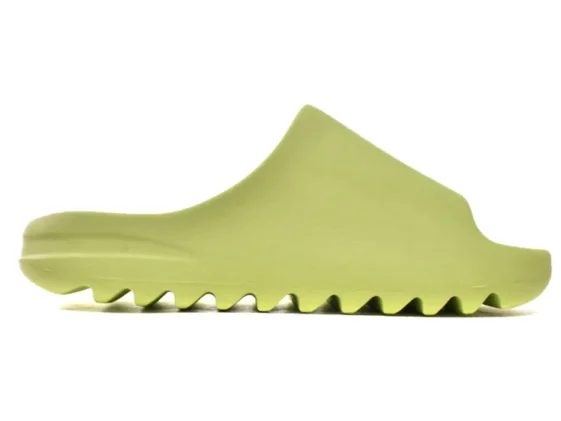 Yeezy Slide Glow Green Reps