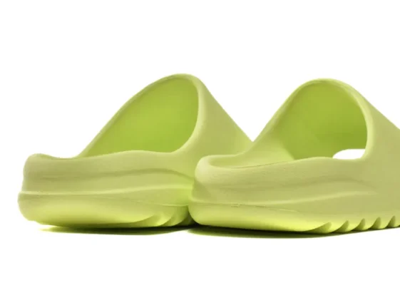 Yeezy Slide Glow Green Reps