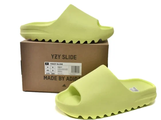 Yeezy Slide Glow Green Reps