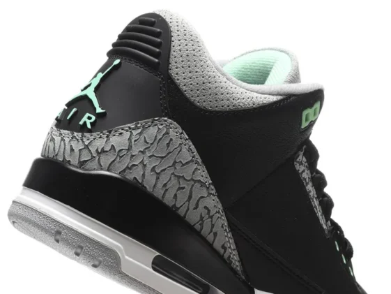 Air Jordan 3 Retro Green Glow Reps