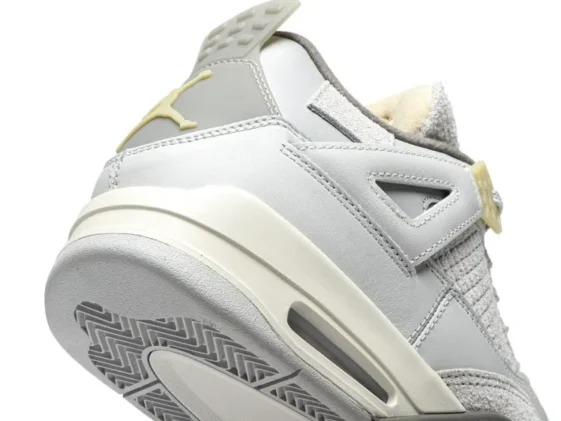 Air Jordan 4 Retro Craft Photon Dust Reps