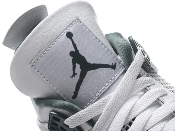 Air Jordan 4 Retro Oxidized Green Reps