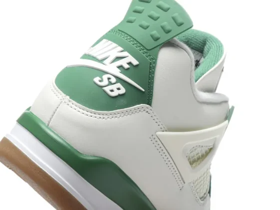 Air Jordan 4 Retro Sb Pine Green Reps