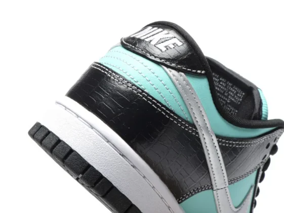 Dunk Low Diamond Supply Reps