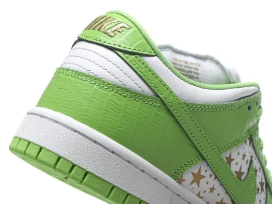 Dunk Low Supreme Stars Mean Green Reps